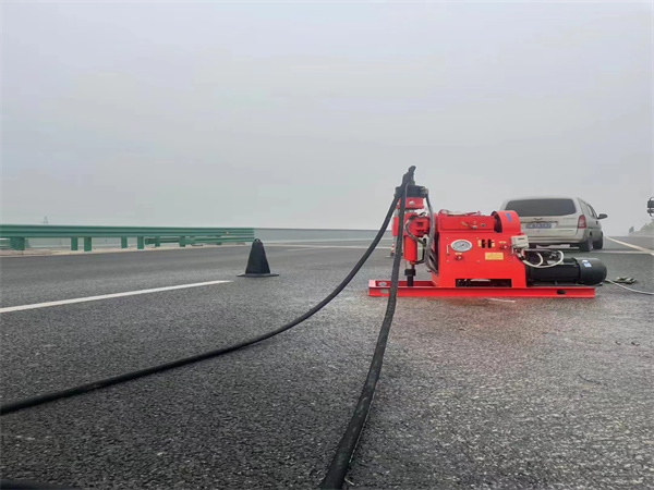 内乡马路路基路面开裂下沉注浆加固灌浆